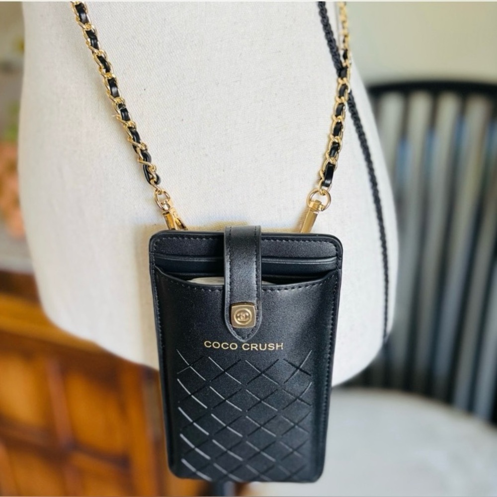 Chanel Coco Crush Black Quilted Phone case w/ cardholder Crossbody Bag NEW🖤 - Picture 2 of 8
